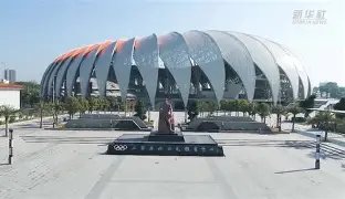 李亚鹏年轻,女友旅行分,享美照,星空娱乐,星空娱乐官网,星空娱乐官网玩家首选